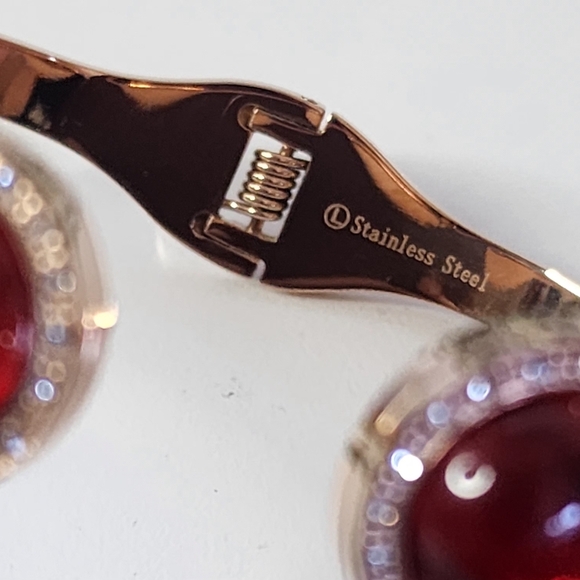 Rose Gold Stainless steel Hinhe Open Cuff Bracelet with Red - Picture 6 of 7